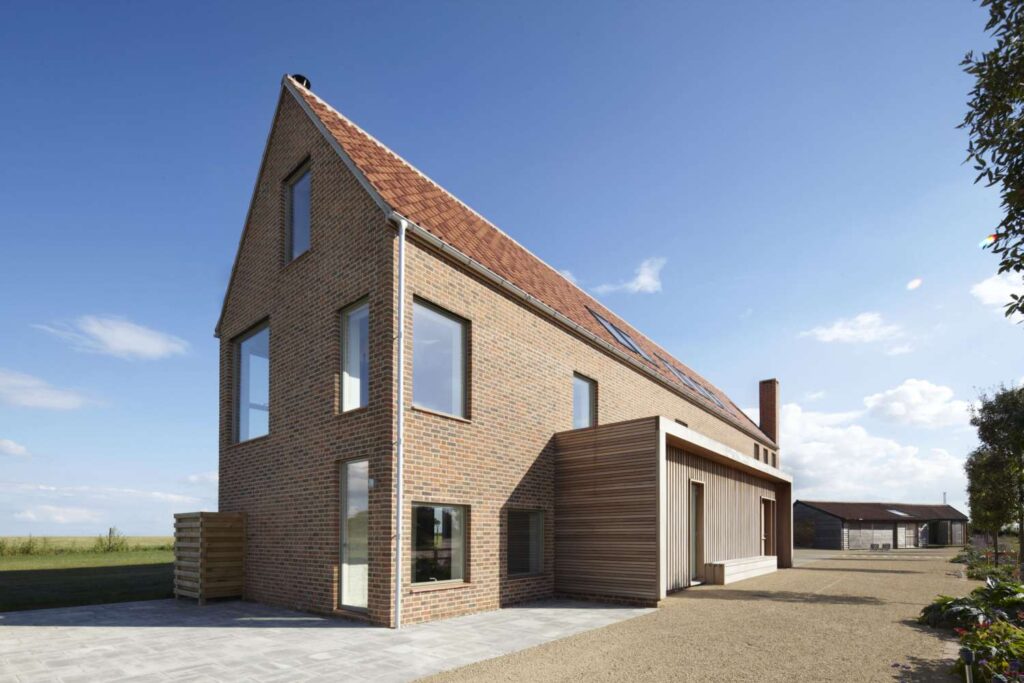 A MCP1098 house in the countryside.