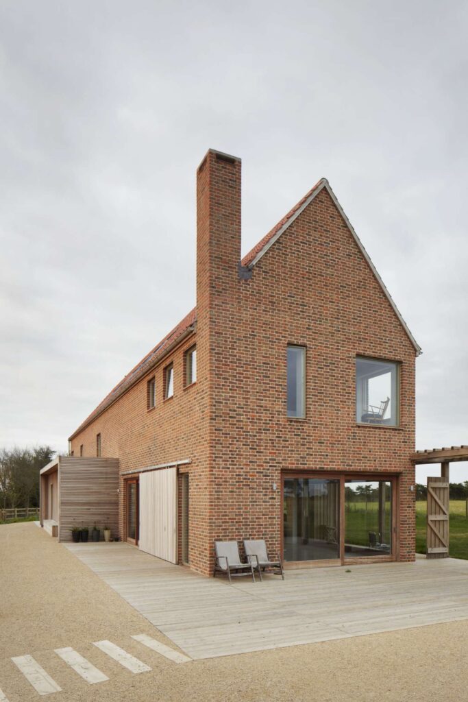 A MCP1098 house in the countryside.