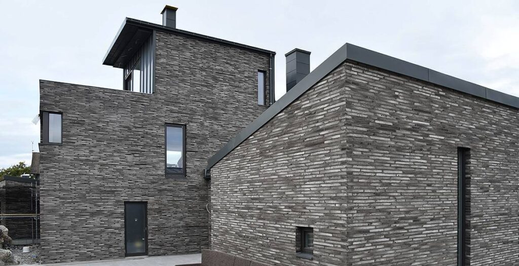 A modern house with a MCPN033 exterior.