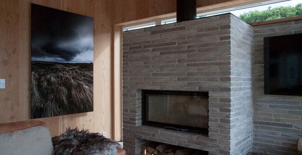 A living room with a MCPN036 and tv.
